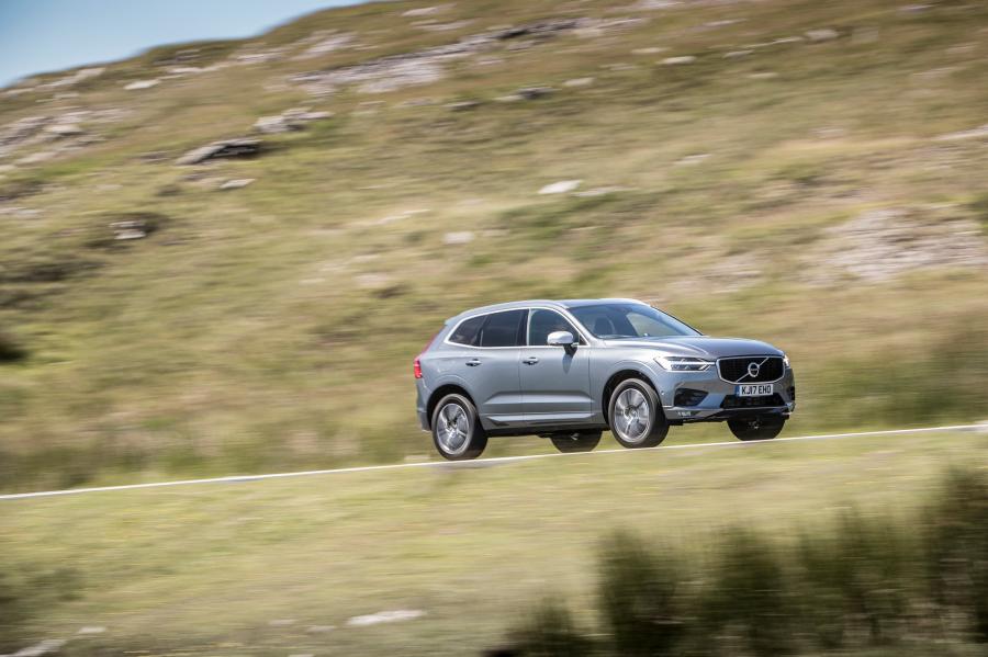  Volvo XC60 D5 R-Deisgn 2017 года  (UK) (фото 37 из 82)